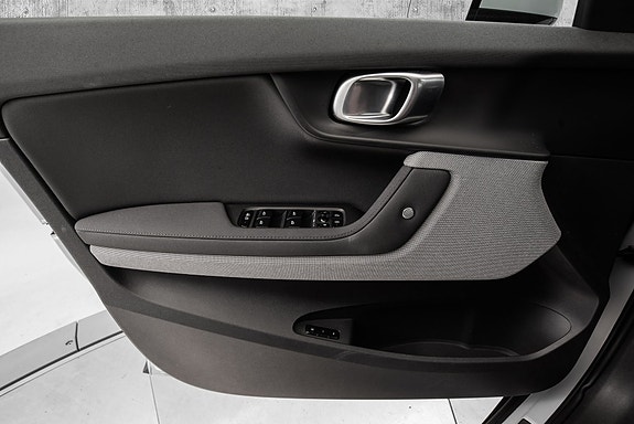 Polestar 2 17 of 30