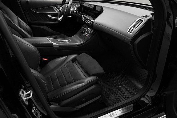 Mercedes-Benz EQC400 29 of 30