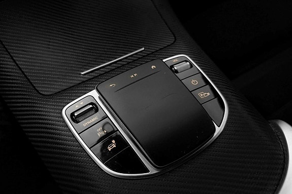 Mercedes-Benz EQC400 23 of 30