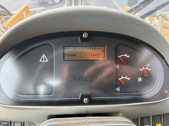 Volvo L110E 12 of 17