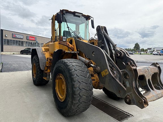Volvo L110E 4 of 17