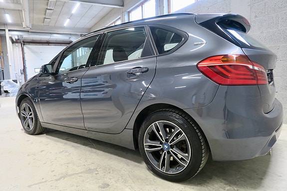 BMW 225xe 5 of 26
