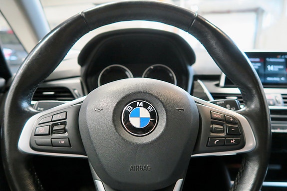 BMW 225xe 14 of 26