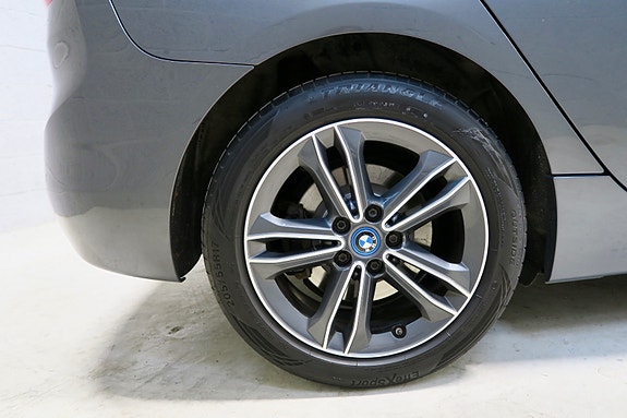 BMW 225xe 11 of 26