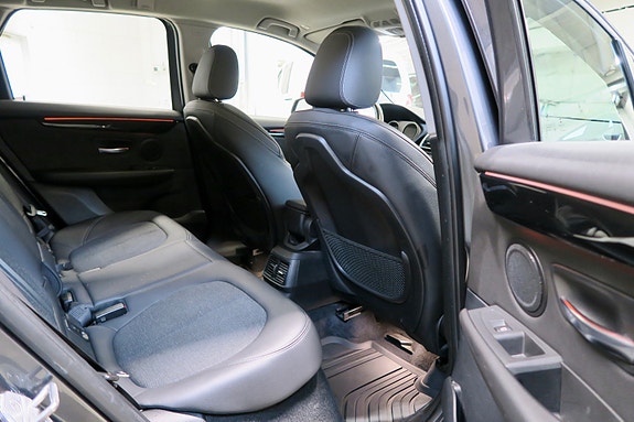BMW 225xe 21 of 26