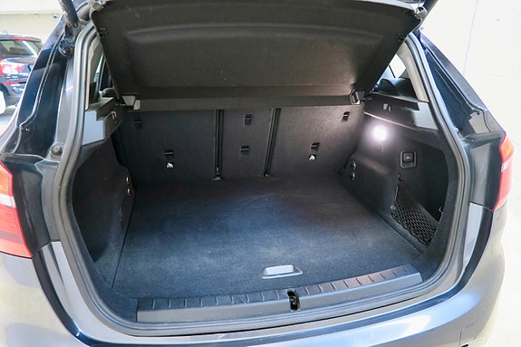 BMW 225xe 20 of 26