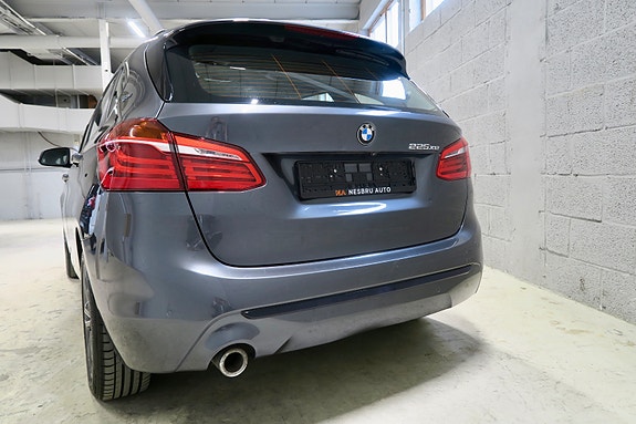 BMW 225xe 6 of 26