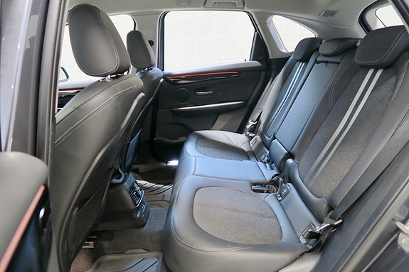 BMW 225xe 19 of 26