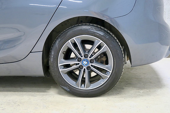BMW 225xe 8 of 26