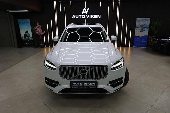 Volvo XC90 11 of 30