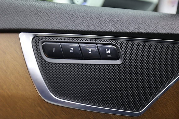 Volvo XC90 24 of 30