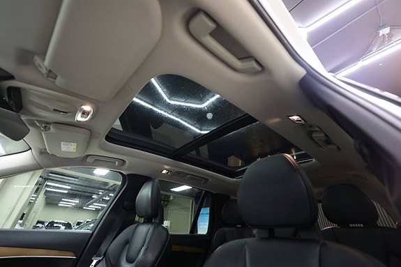 Volvo XC90 29 of 30