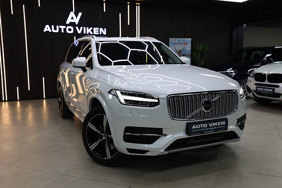 Volvo XC90 2 of 30