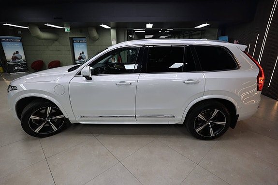 Volvo XC90 14 of 30