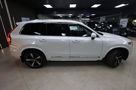 Volvo XC90 18 of 30