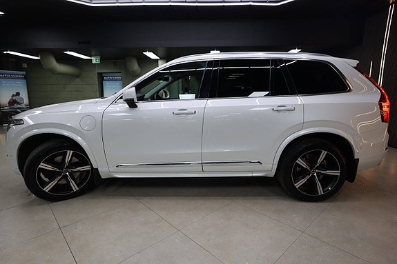 Volvo XC90 5 of 30