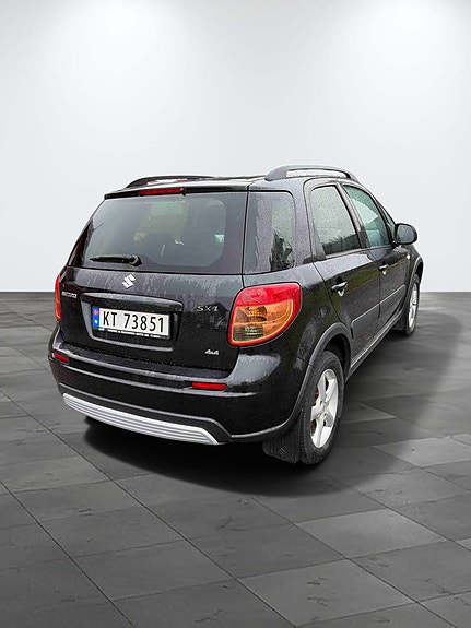 Suzuki SX4 4 of 10