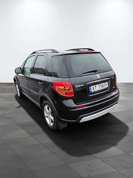 Suzuki SX4 5 of 10