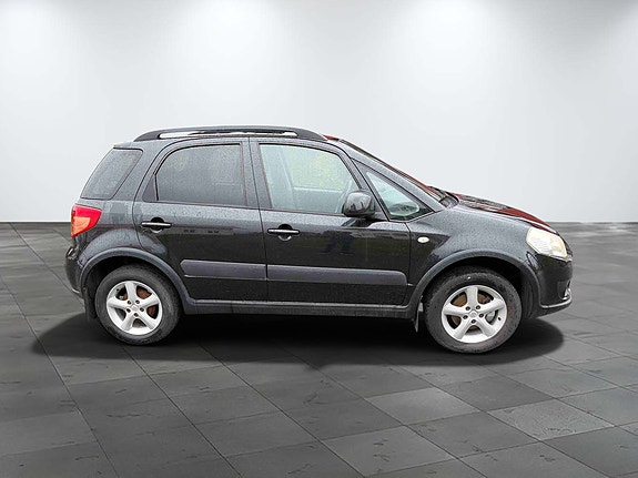 Suzuki SX4 3 of 10