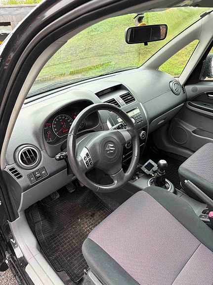 Suzuki SX4 6 of 10