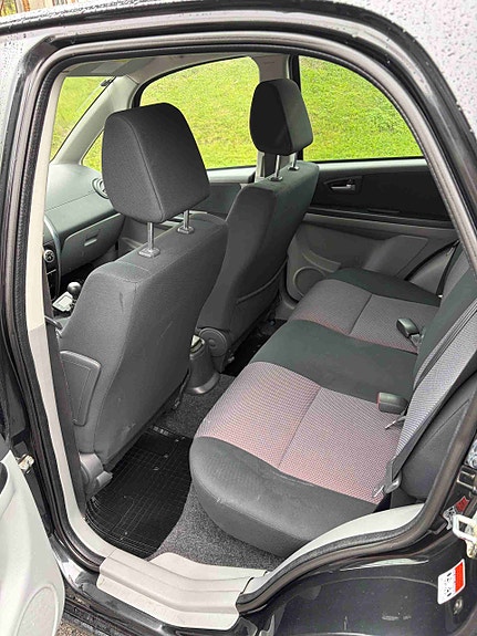 Suzuki SX4 7 of 10