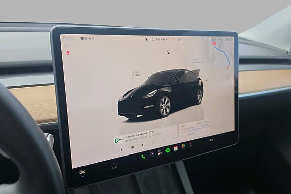 Tesla Model Y 29 of 30