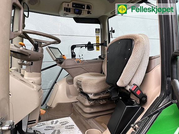 John Deere 6215R 50 KM 12 of 17