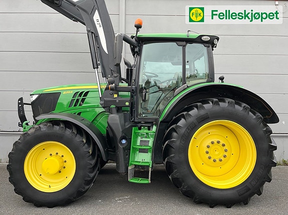 John Deere 6215R 50 KM 2 of 17