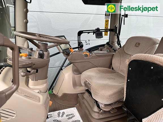 John Deere 6215R 50 KM 14 of 17