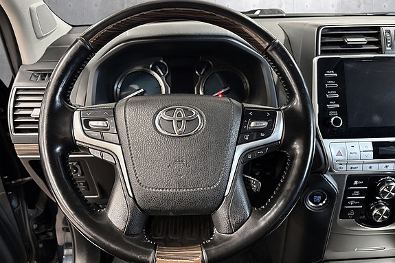 Toyota Land Cruiser 12 of 20