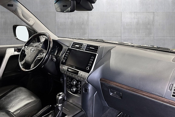 Toyota Land Cruiser 9 of 20
