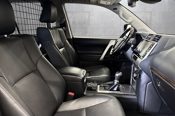 Toyota Land Cruiser 14 of 20