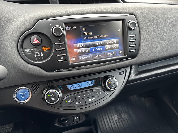 Toyota Yaris 19 of 30