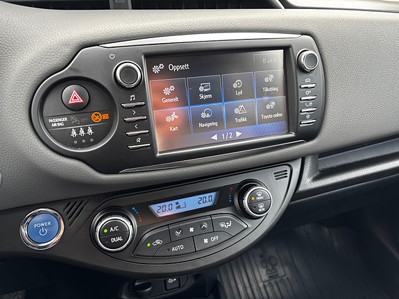 Toyota Yaris 23 of 30