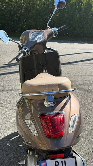 Vespa Primavera 50 4 of 10
