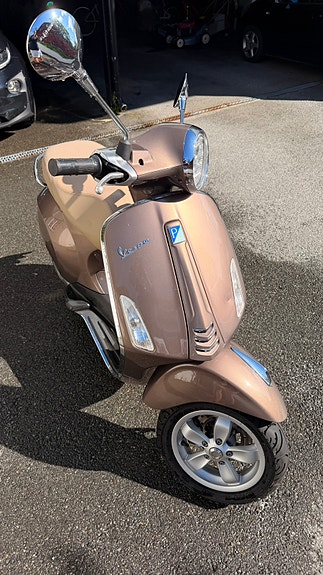 Vespa Primavera 50 3 of 10