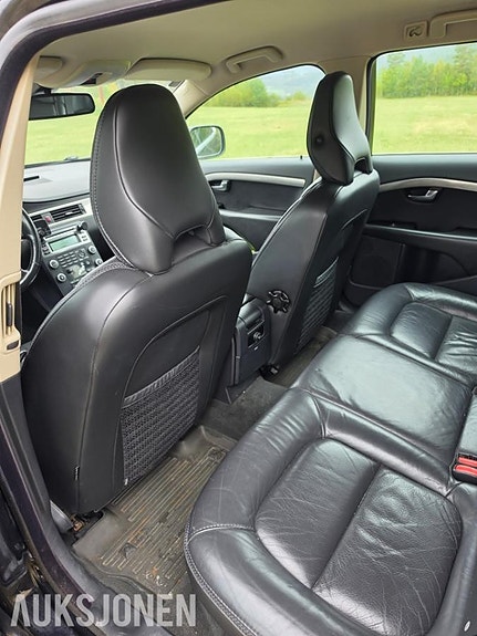 Volvo XC70 28 of 30