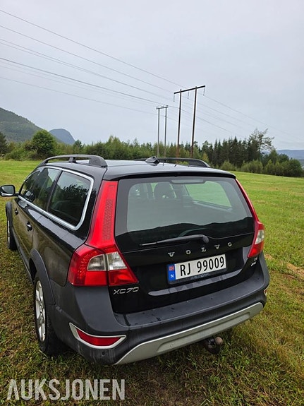 Volvo XC70 10 of 30