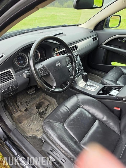 Volvo XC70 27 of 30