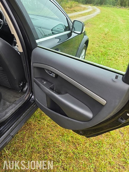 Volvo XC70 30 of 30