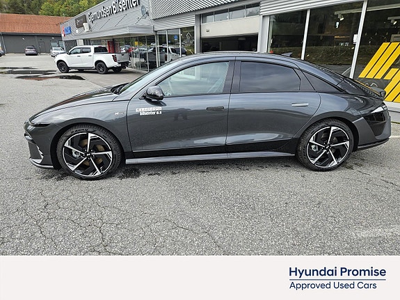 Hyundai Ioniq 6 2 of 28