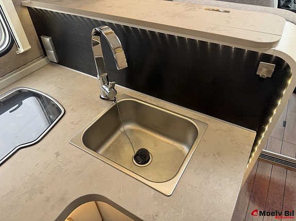 Knaus SKY TI 700 MEB-AUTOMAT-150HK-MARKISE-SOLCELLE-SYKKELSTATIV-ENKLE SENGER-STORT BAD BAKERST++ 21 of 30