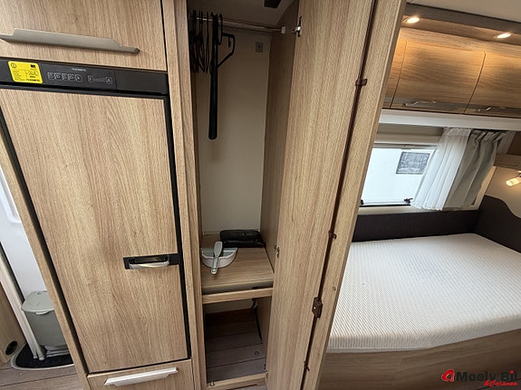 Knaus SKY TI 700 MEB-AUTOMAT-150HK-MARKISE-SOLCELLE-SYKKELSTATIV-ENKLE SENGER-STORT BAD BAKERST++ 25 of 30