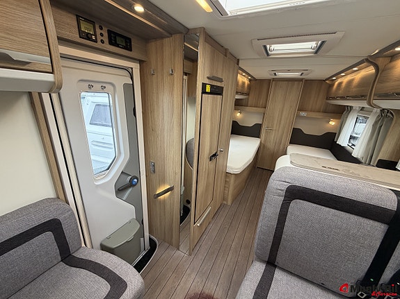 Knaus SKY TI 700 MEB-AUTOMAT-150HK-MARKISE-SOLCELLE-SYKKELSTATIV-ENKLE SENGER-STORT BAD BAKERST++ 17 of 30