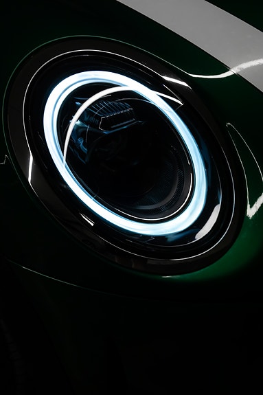 MINI Cooper SE 14 of 30