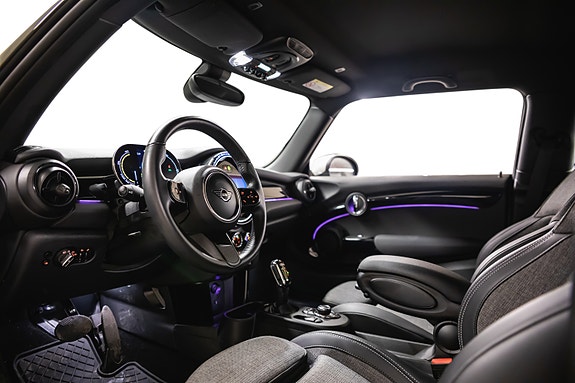 MINI Cooper SE 15 of 30