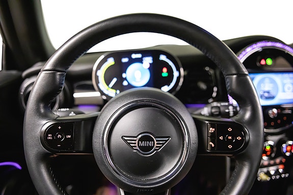 MINI Cooper SE 30 of 30