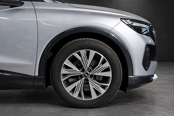 Audi Q4 e-tron 8 of 18