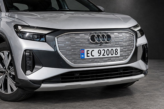Audi Q4 e-tron 2 of 18