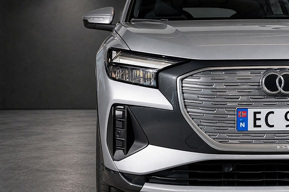 Audi Q4 e-tron 3 of 18